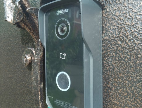 Замена старой вызывной панели на современную IP вызывную панель от Dahua